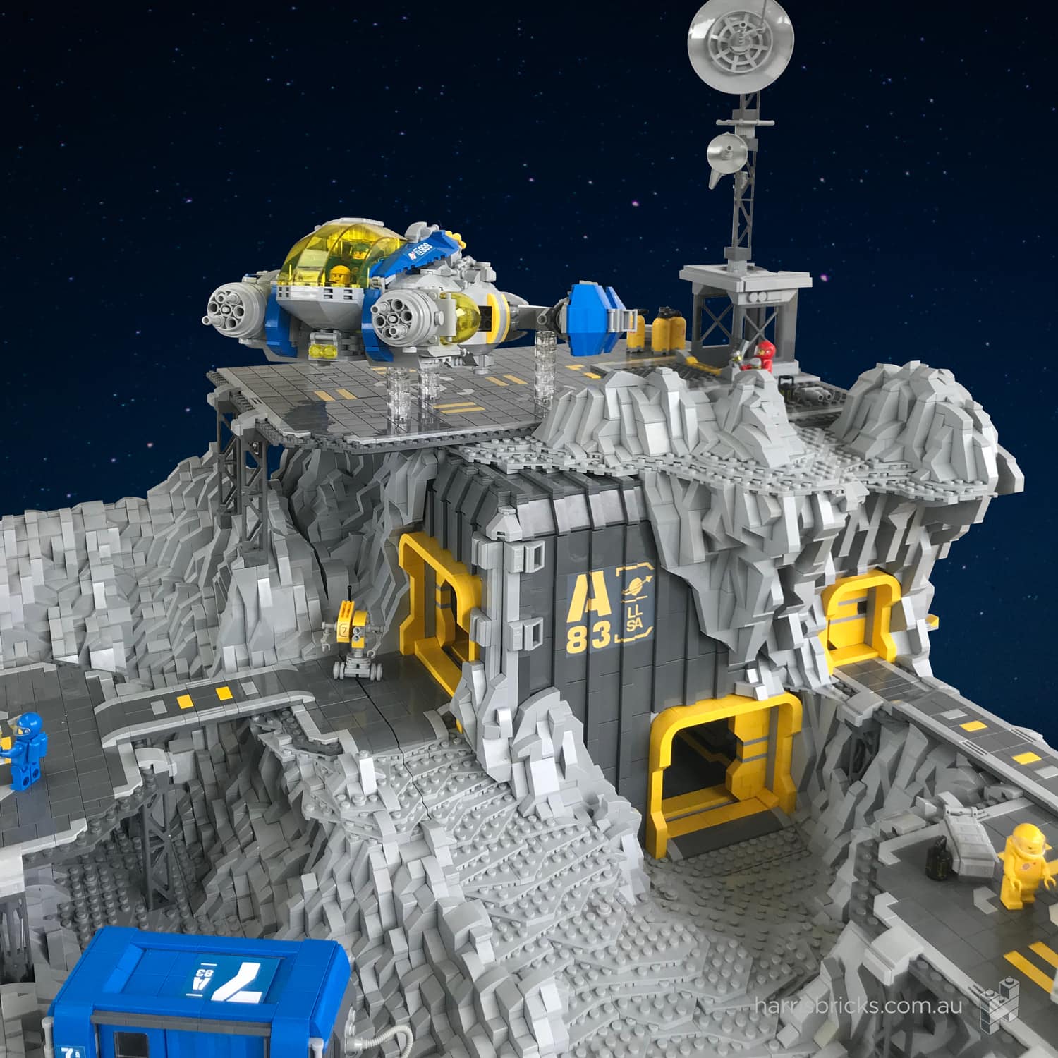 A83-Exploration-Base-Harris-Bricks-008-800x800.j